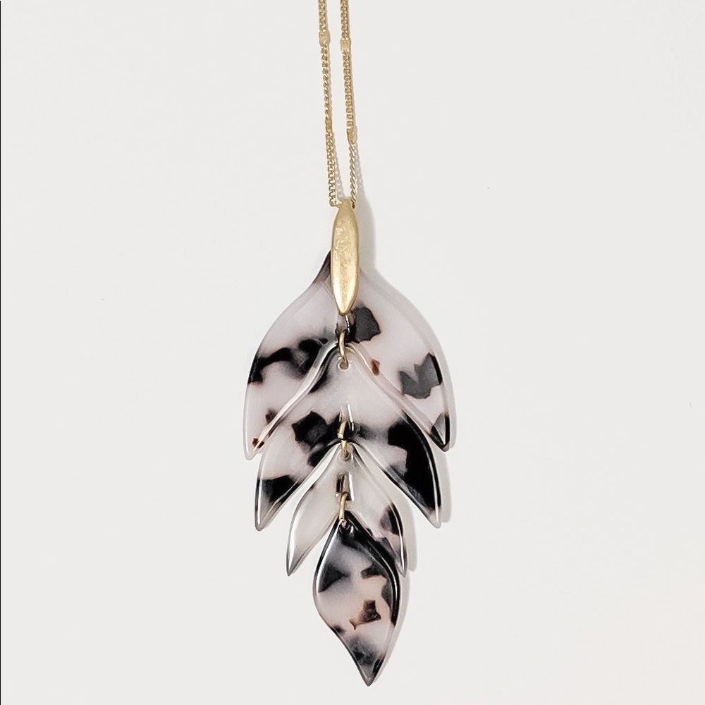 NEW Black & White Resin Necklace, Kennedy